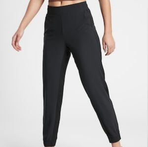 Athleta Textured Brooklyn Jogger, size 10